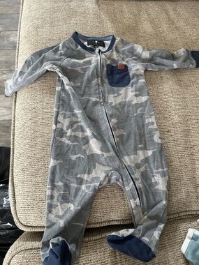 7 For All Mankind Gray & Navy Camo Zip-Front Baby Footie